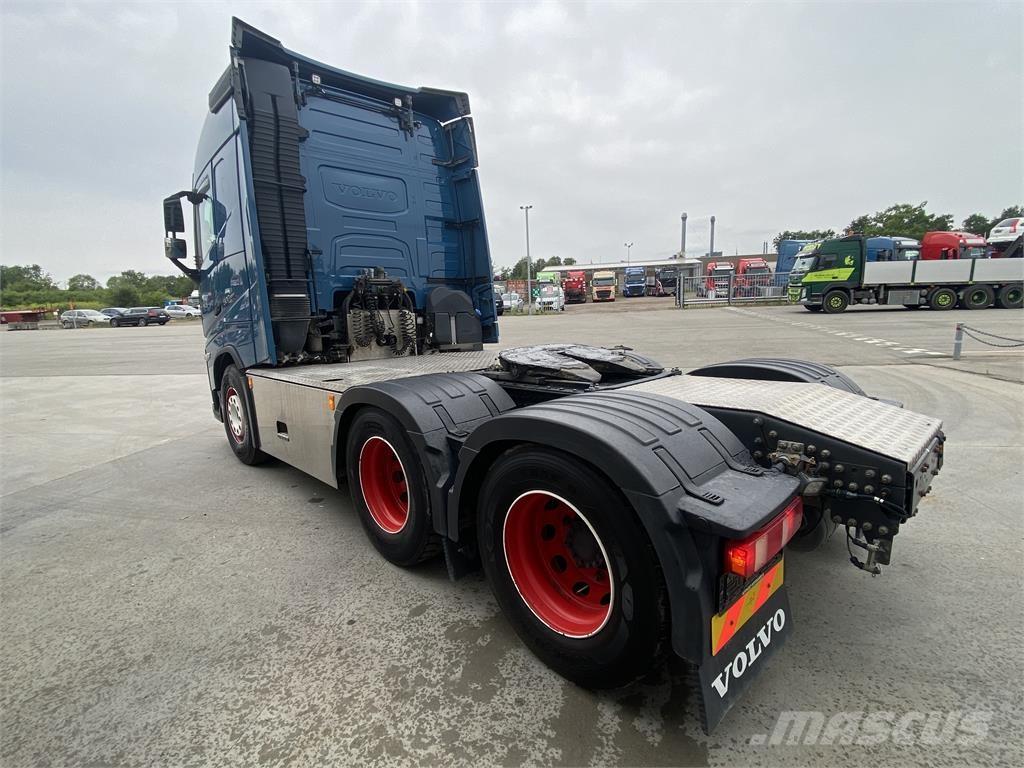 Volvo FH 6x4 Sadulveokid