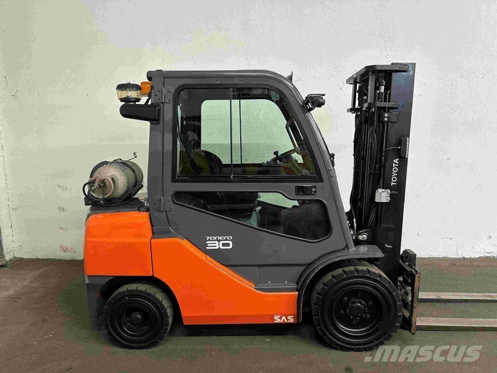 Toyota 02-8FGF30 Gaasitõstukid