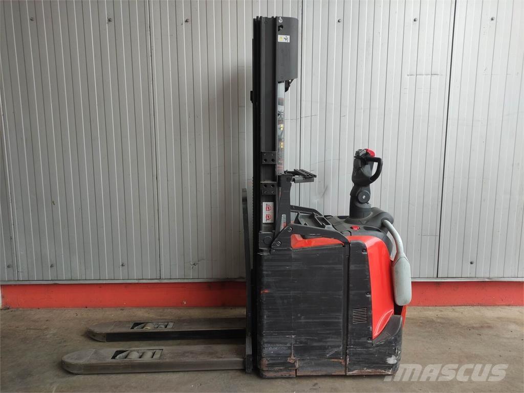 BT SPE 120 Järelkäidavad virnastajad