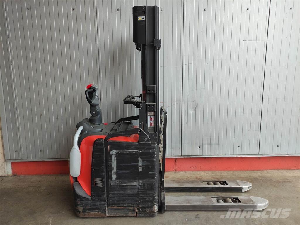 BT SPE 120 Järelkäidavad virnastajad