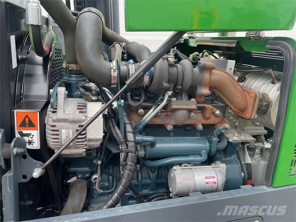 Combilift C4000 Külglaadurid