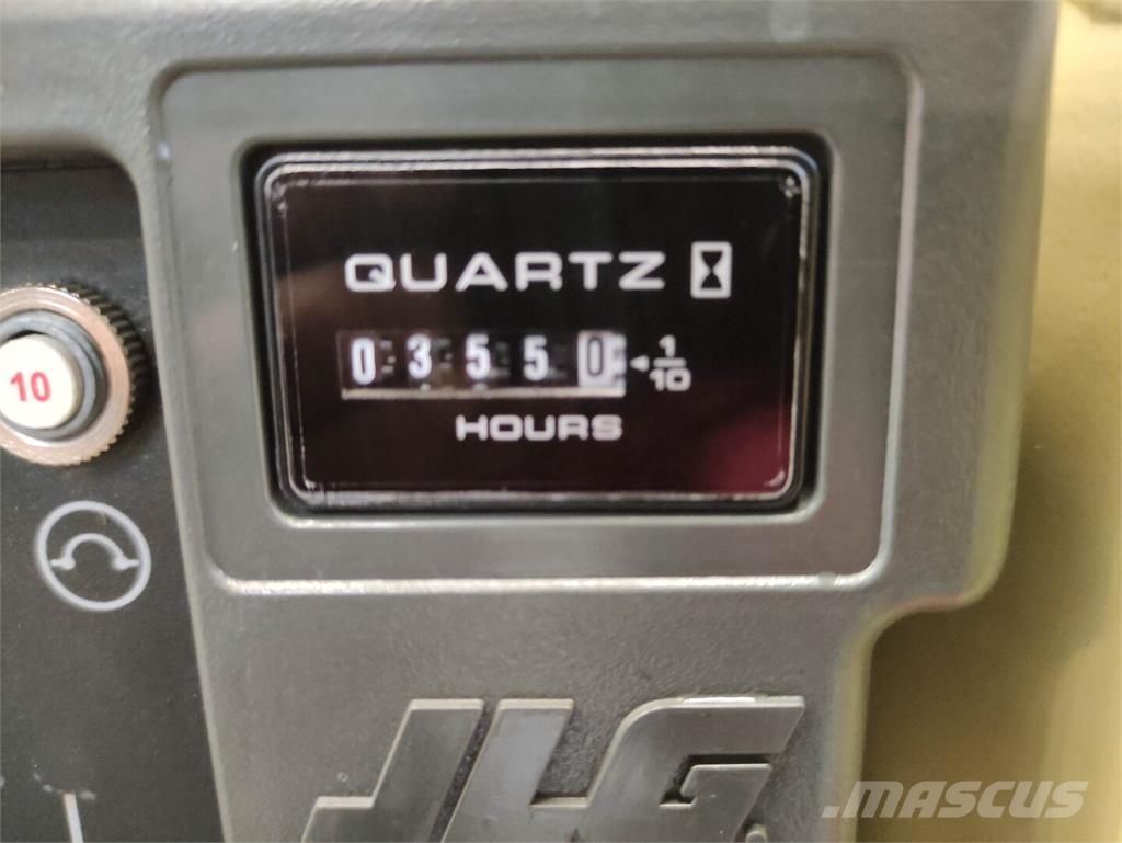 JLG 3246ES Käärtõstukid