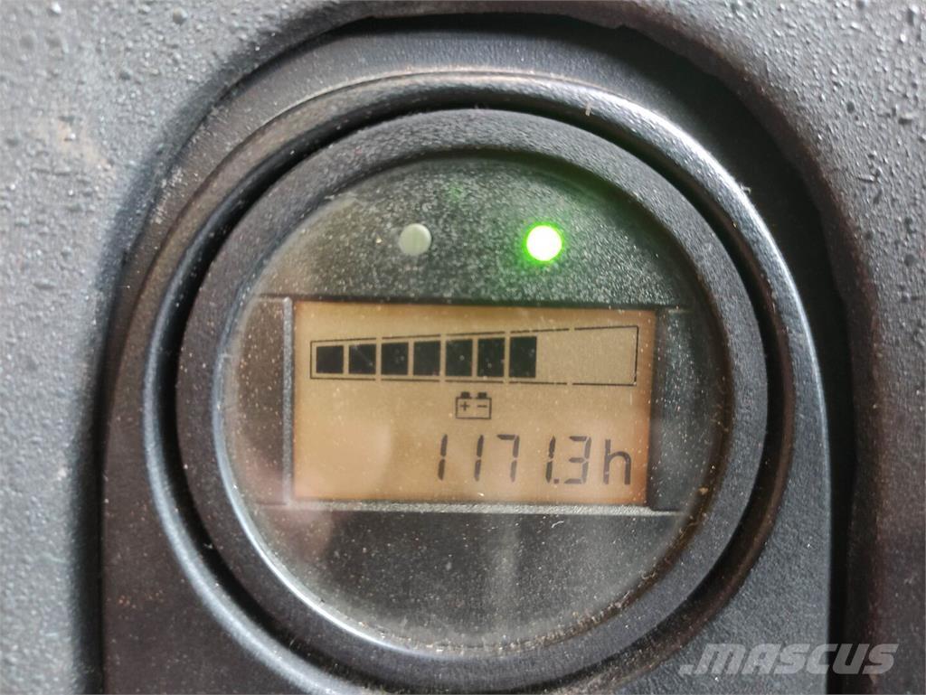 Linde L12 i Järelkäidavad virnastajad