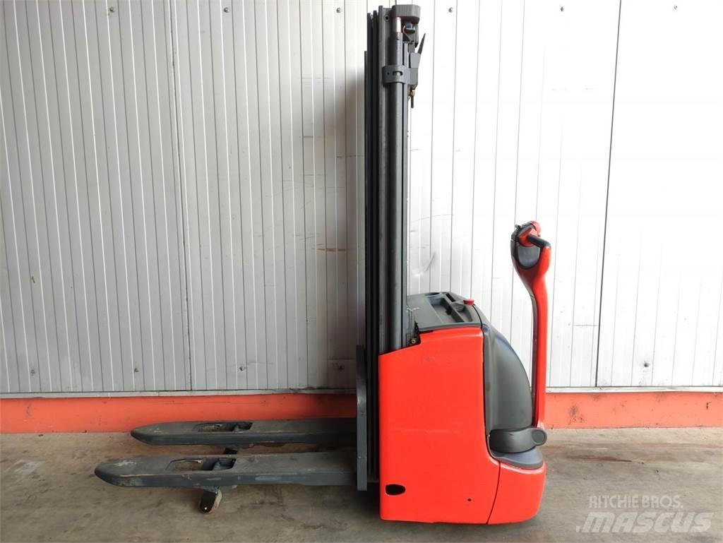 Linde L12i-1172 Järelkäidavad virnastajad