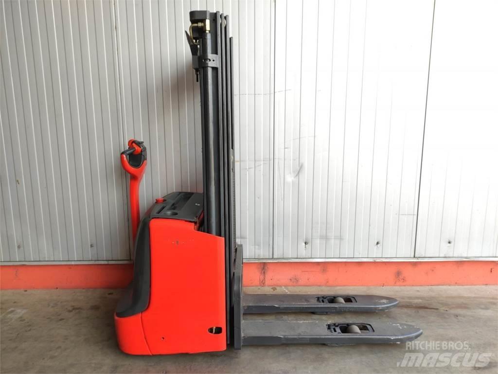 Linde L12i-1172 Järelkäidavad virnastajad