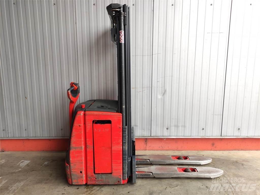 Linde L14-1173 Järelkäidavad virnastajad