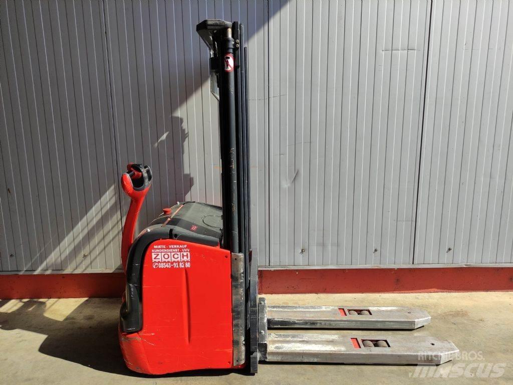 Linde L14-372 Järelkäidavad virnastajad