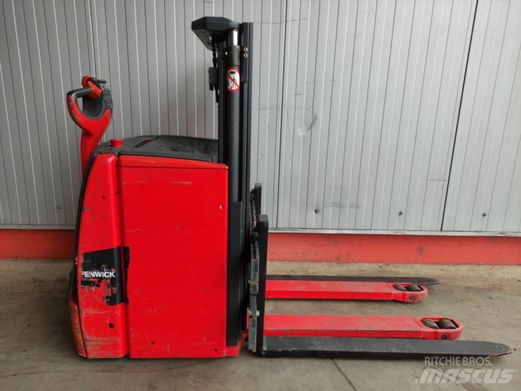 Linde L16-1173 Järelkäidavad virnastajad