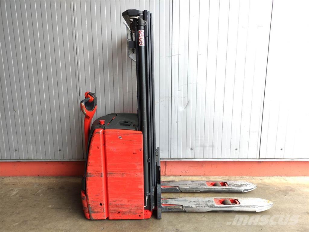 Linde L16-1173 Järelkäidavad virnastajad