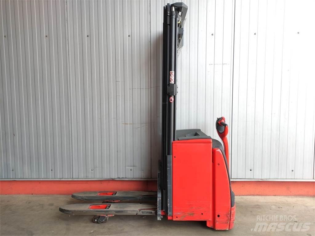 Linde L16i-1173 Järelkäidavad virnastajad