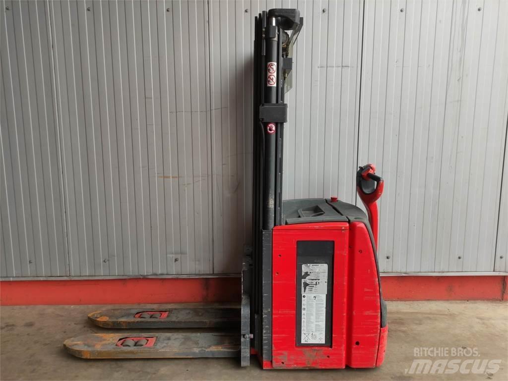 Linde L20-1173 Järelkäidavad virnastajad