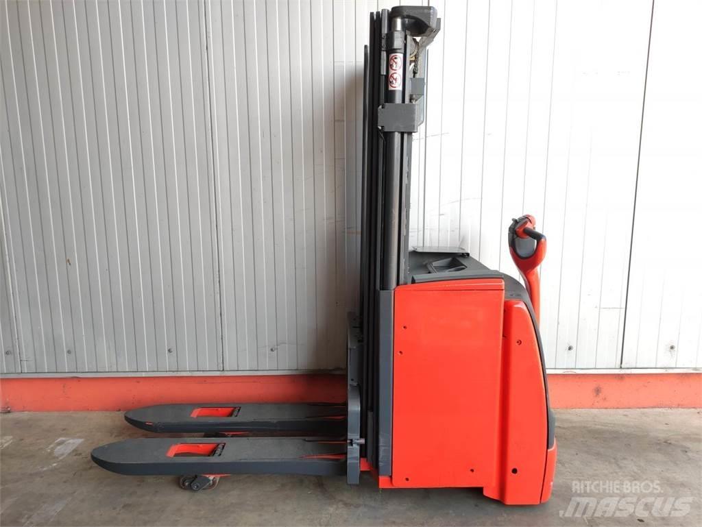 Linde L20i-1173 Järelkäidavad virnastajad