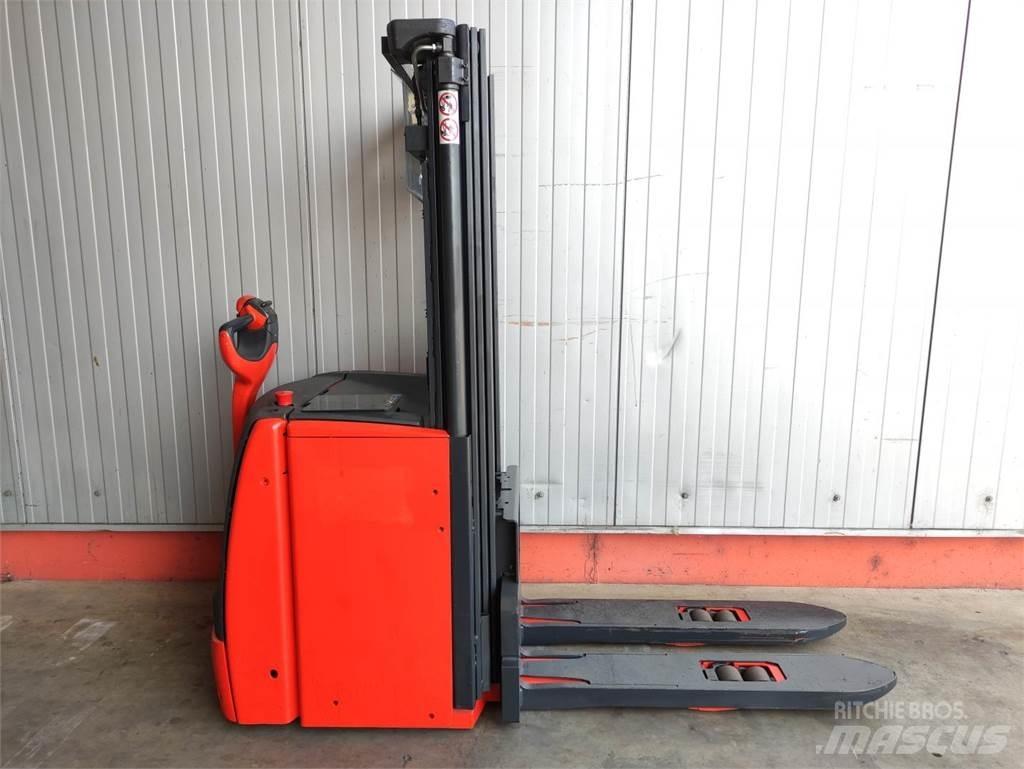 Linde L20i-1173 Järelkäidavad virnastajad