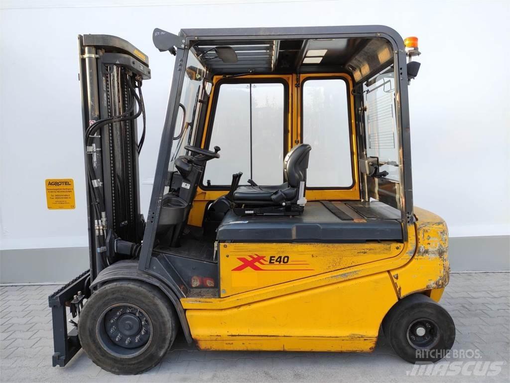 Om-Pimespo XE40 Elektritõstukid
