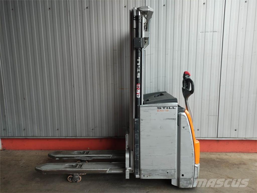 Still EXV 16i Järelkäidavad virnastajad