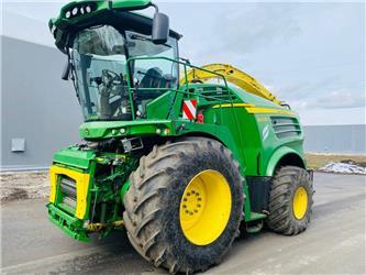 John Deere 8600