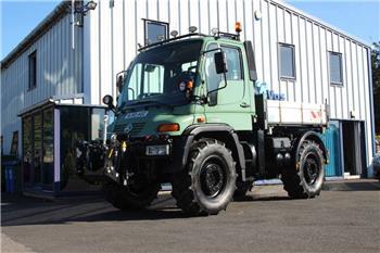 Mercedes-Benz U400 Unimog