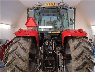 Massey Ferguson 5465