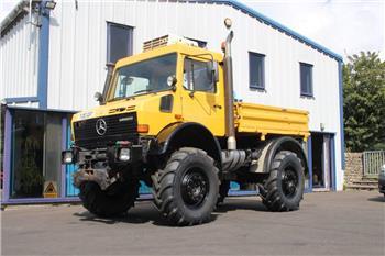 Mercedes-Benz Unimog U2400