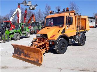 Mercedes-Benz Unimog - U90