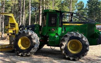 John Deere 843L II