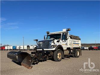 International 7400 SFA