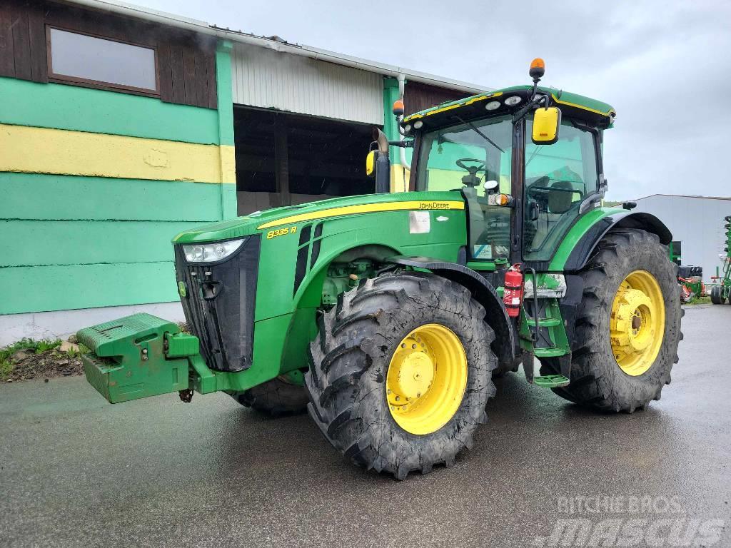 John Deere 8335 R Traktorid