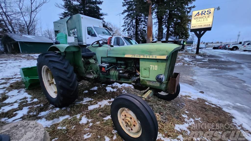 John Deere 710 Traktorid