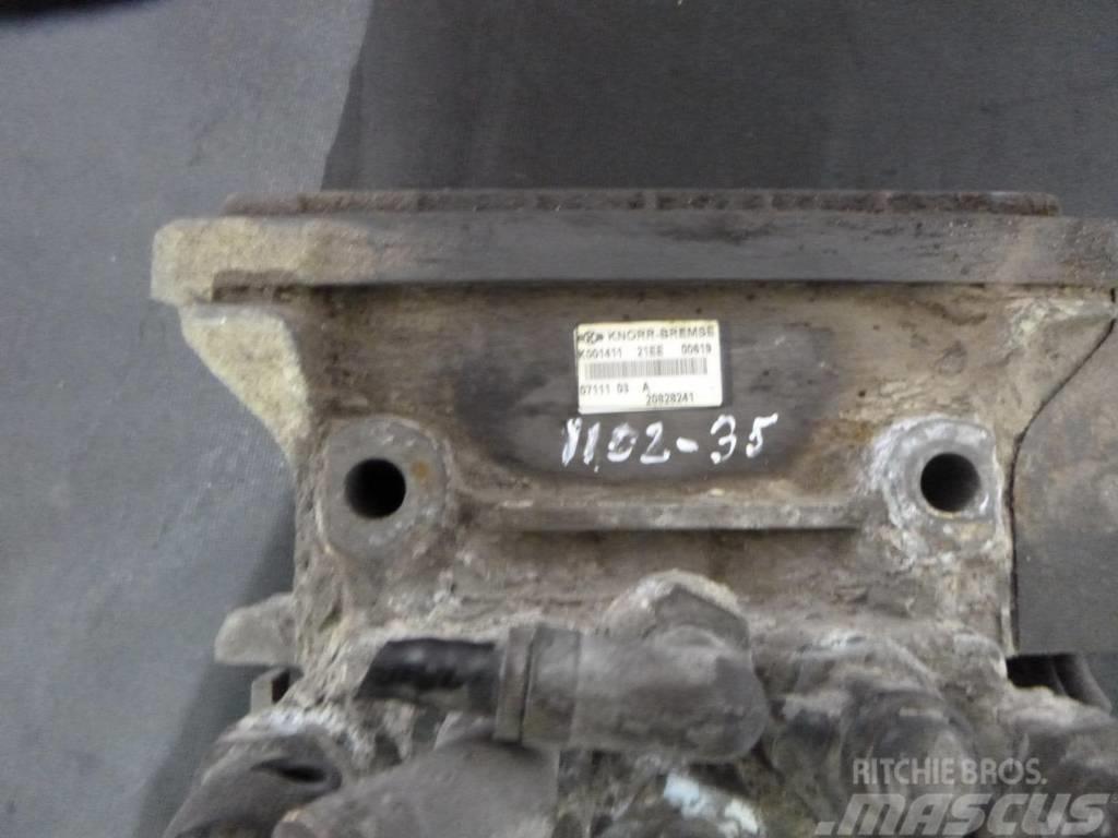 Volvo FH13 Stove radiator 1772726 Mootorid