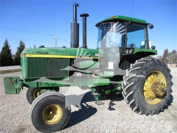 John Deere 4755 Traktorid