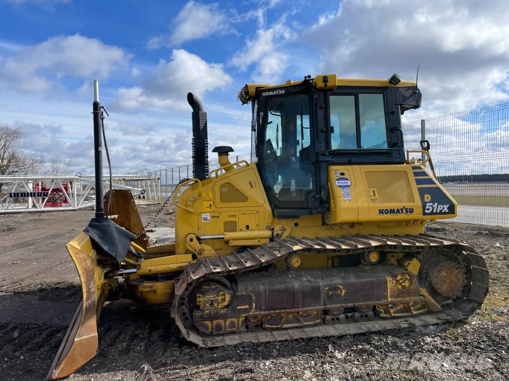 Komatsu D 51 PX-24 Buldooserid