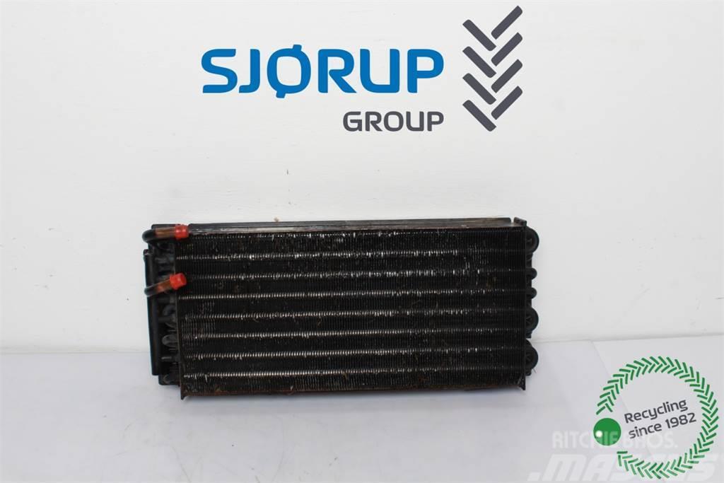 New Holland TS110 Oil Cooler Mootorid