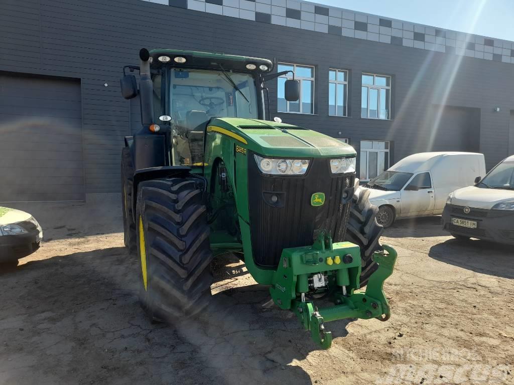 John Deere 8285 R Traktorid