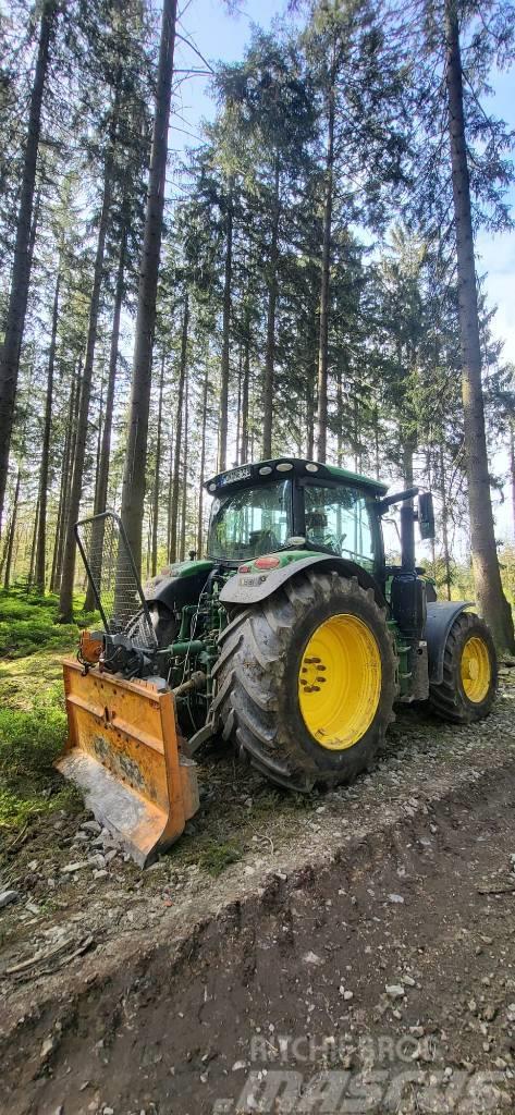 John Deere 6155 R Metsatööks kohandatud traktorid