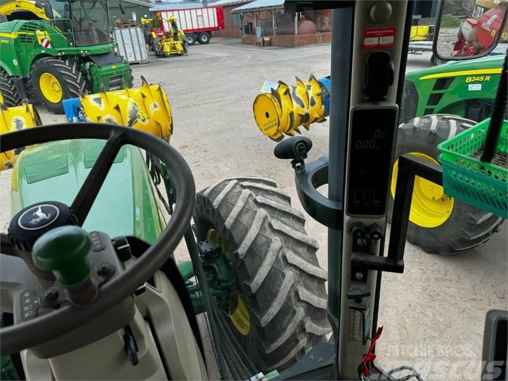 John Deere 8245R Traktorid