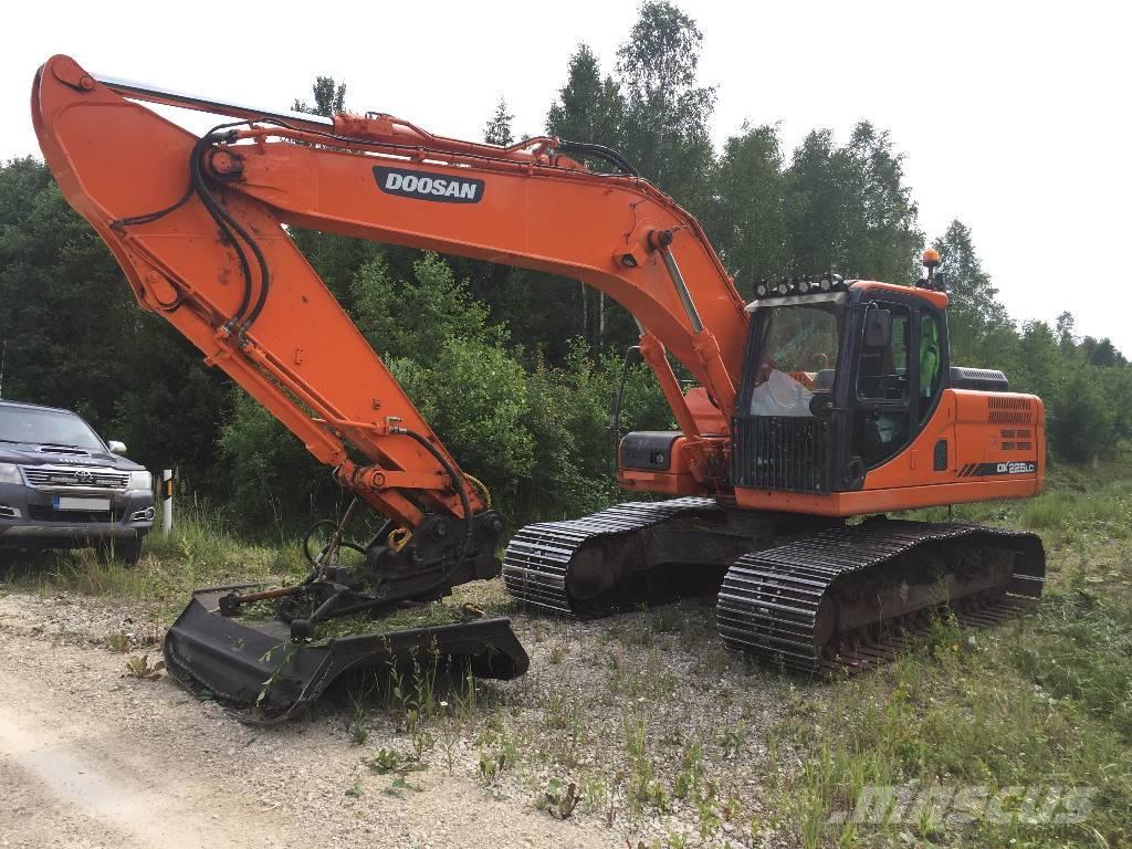 Doosan DX 225 LC-3 Roomikekskavaatorid