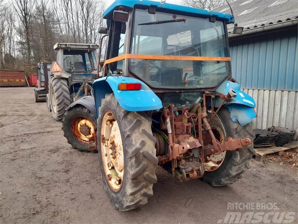 New Holland 4835 Traktorid