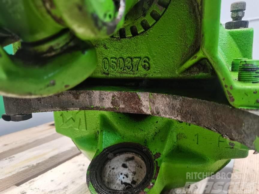 Merlo P 34.7 {050376  front right crossover Sillad