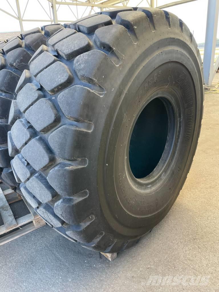 Bridgestone 26,5R25 L3 Rehvid, rattad ja veljed