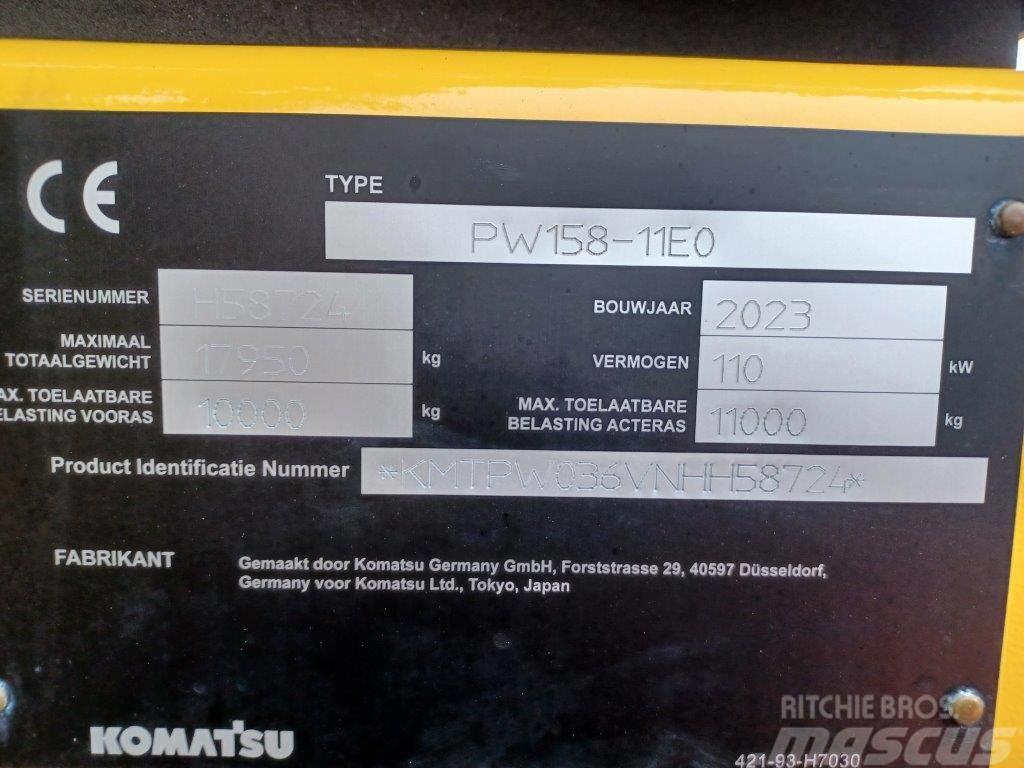Komatsu PW158-11E0 Ratasekskavaatorid