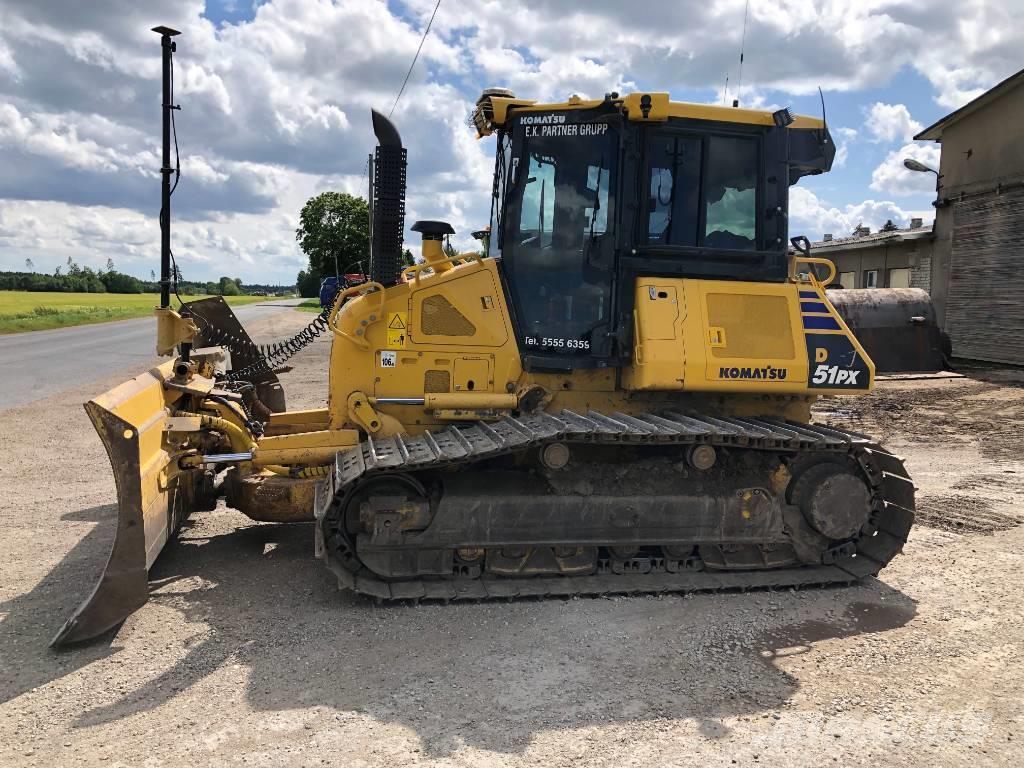Komatsu D51PX-24 Buldooserid