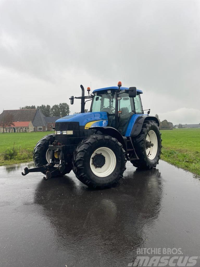 New Holland TM175 Frontlinkage and frontpto Traktorid