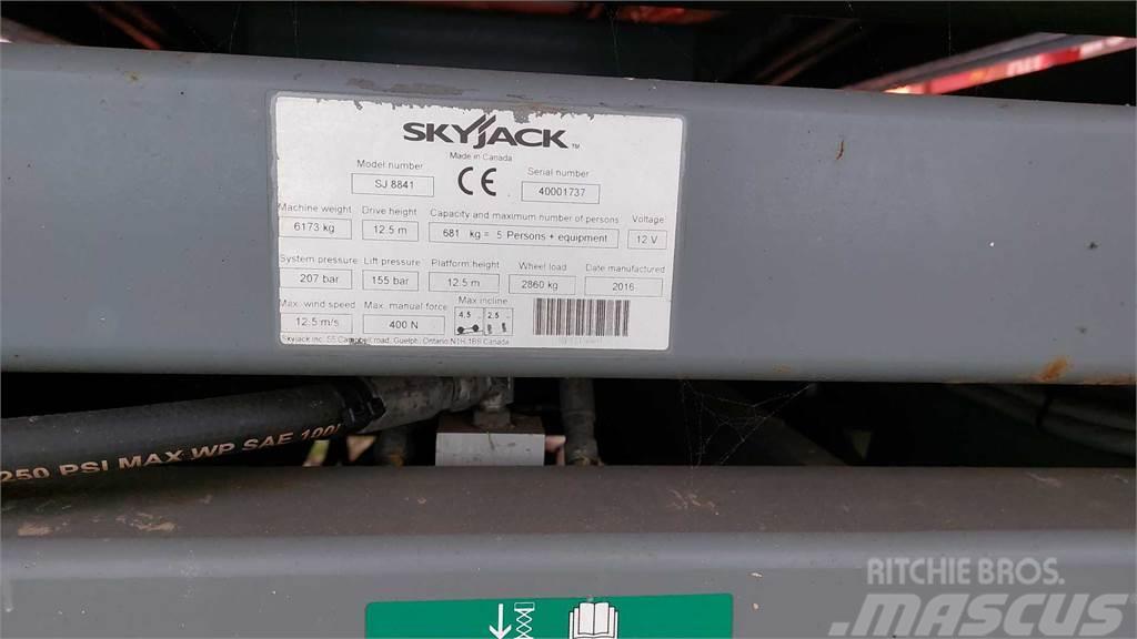 SkyJack 8841RT Käärtõstukid
