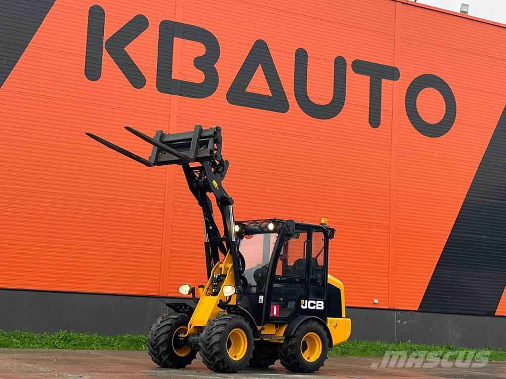 JCB 403 BUCKET / FORKS / SNOW BLADE Rataslaadurid