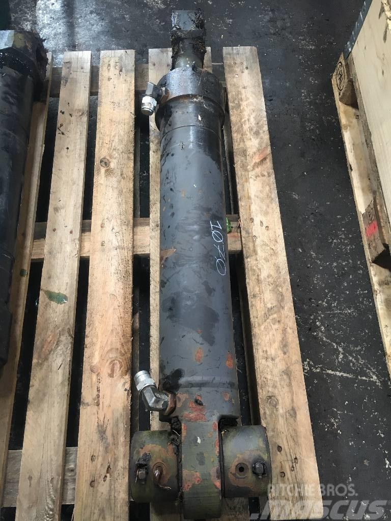 Timberjack 1070 TJ180 dipper cylinder Harvesteri kraanad