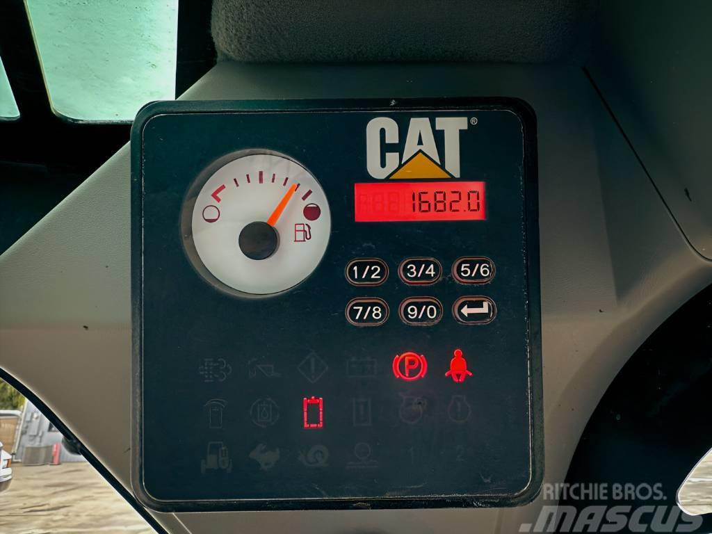 CAT 226 D Kompaktlaadurid