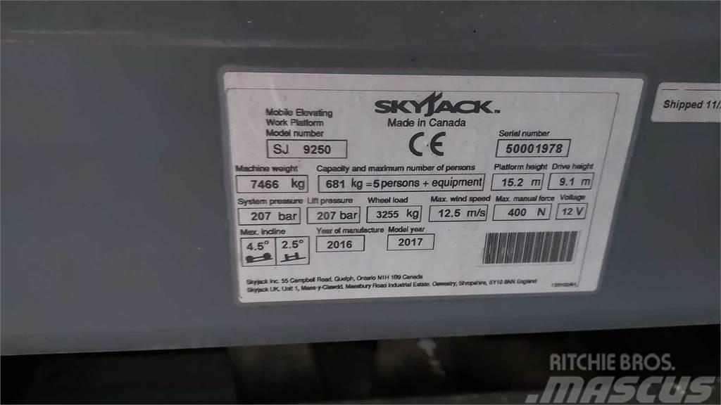 SkyJack 9250RT Käärtõstukid