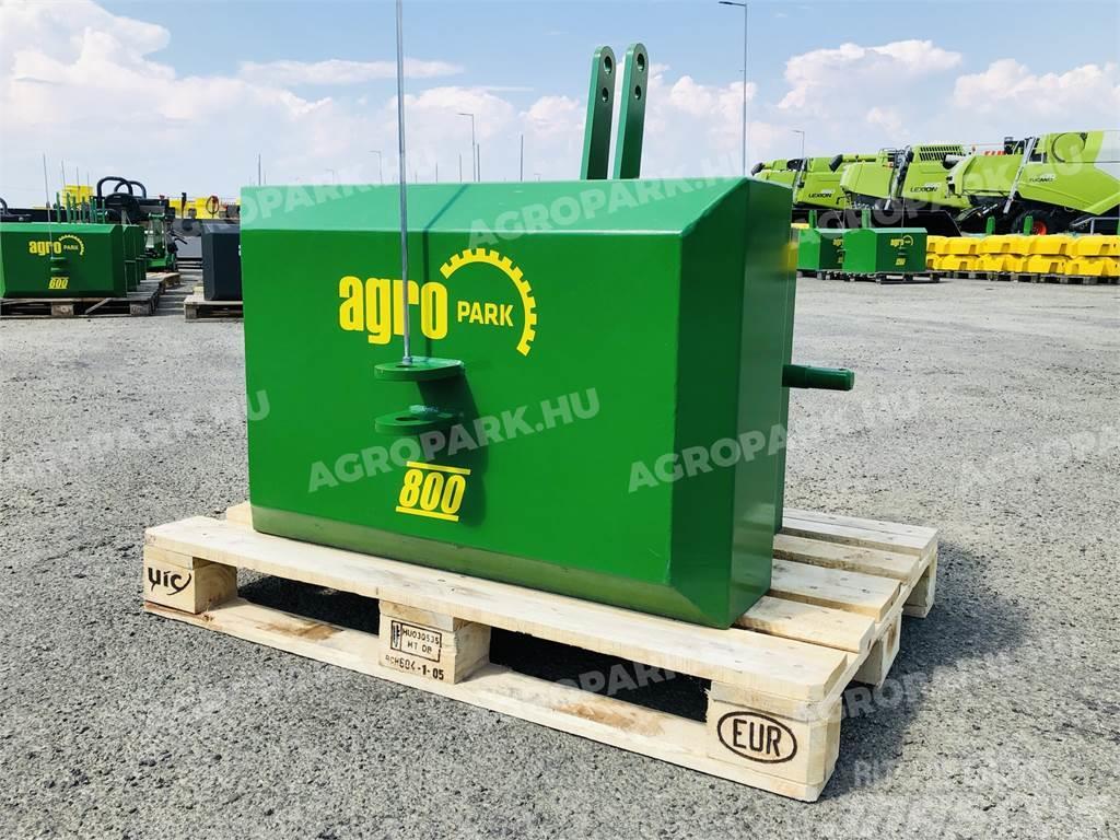  800 kg front hitch weight, in green color Esiraskused