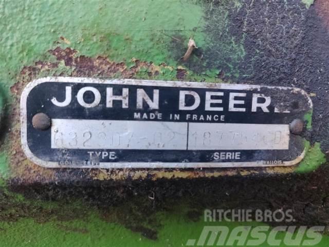 John Deere 6329D Mootorid