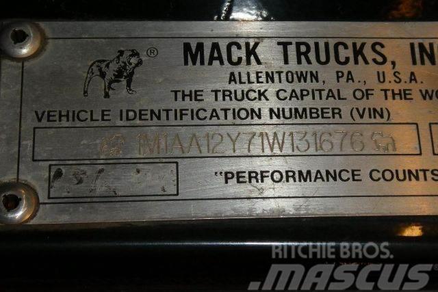 Mack CH613 Raamautod